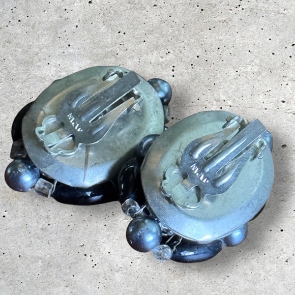 Seven 7 pairs vintage clip on estate earrings in blacks and grays marked Japan - Picture 12 of 15